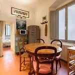 Casa Torre Via De\' Neri By Mmega